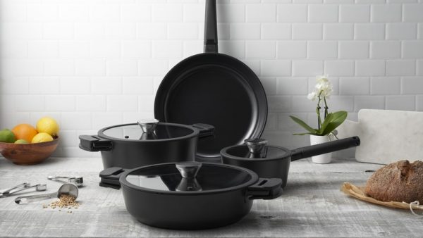 7 Piece Cookware Set Lifestyle