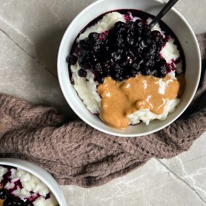 Vegan Porridge with Berry Compote