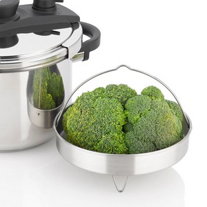 EZLock Pressure Cooker 6 EZLock with steamer basket