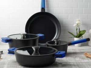 7 Piece Set Lifestyle 2 - royal blue handles