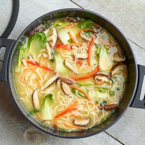 5qt dutch oven lifestyle
