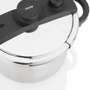 EZLock Pressure Cooker 5 EZLock top view