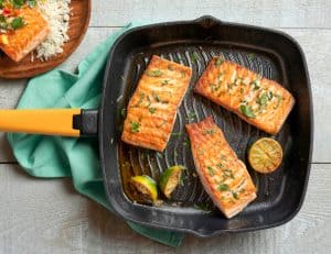 Grill Pan lifestyle - butternut squash handle